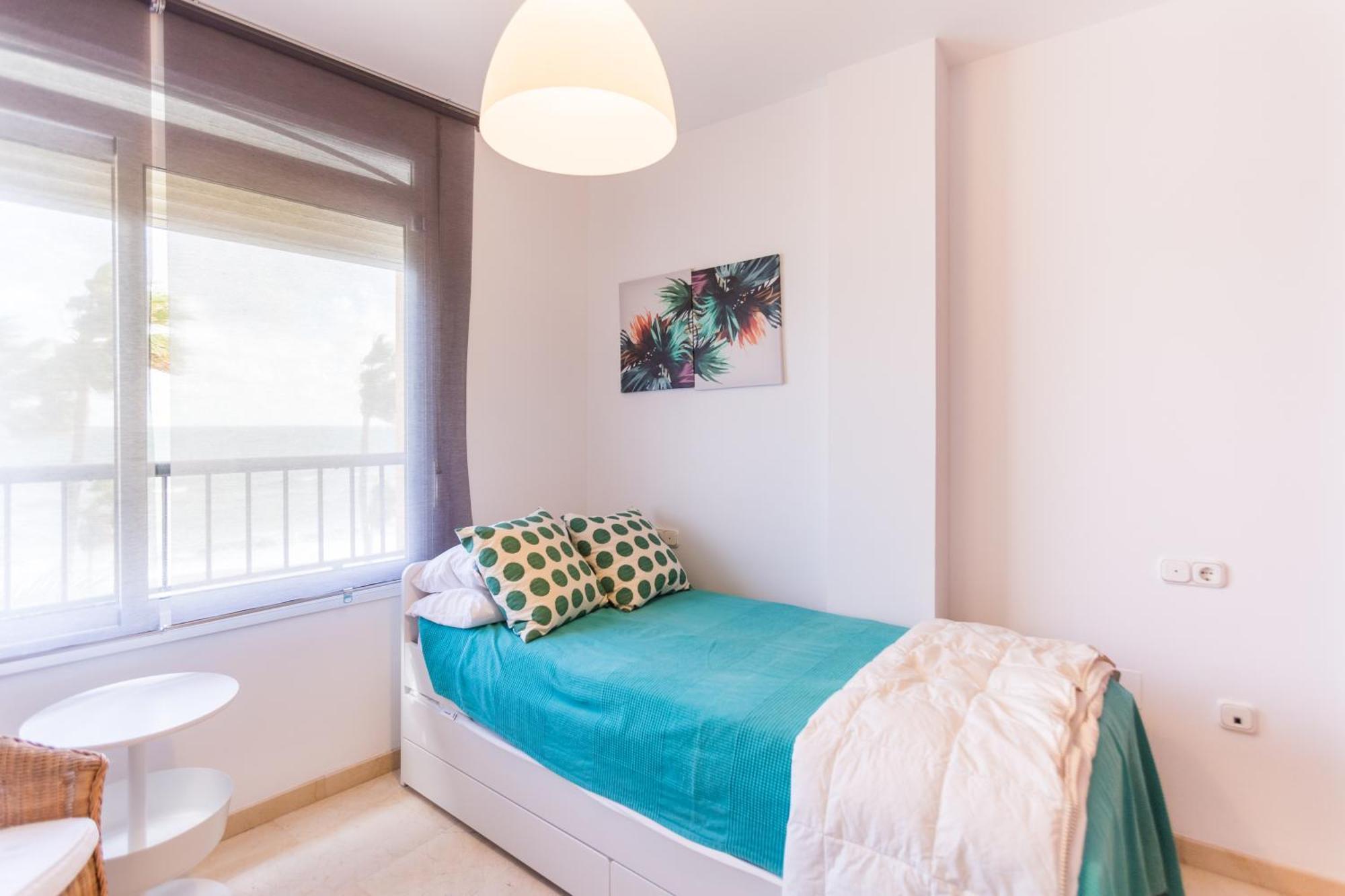 Bonito Apartamento En Primera Linea De Playa Estepona Exterior photo