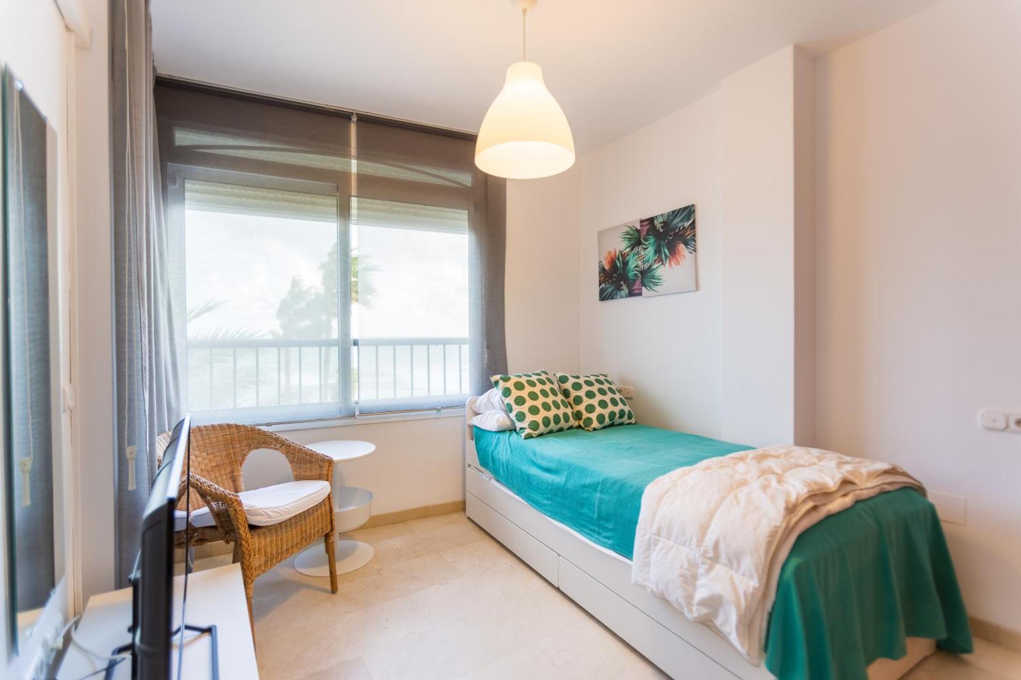 Bonito Apartamento En Primera Linea De Playa Estepona Exterior photo